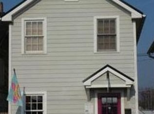 217 S King St, Leesburg, VA 20175