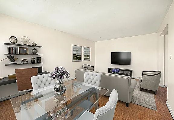 5th image of 6608 Grand Central Pkwy APT 3A