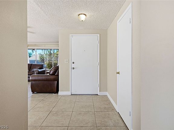 3rd image of 4014 Ridgewood Ave