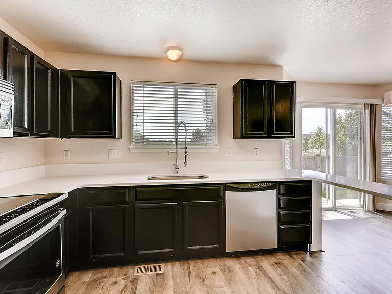 15576 Olmsted Pl — Photo 9