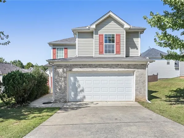 139 Palmetto St, Locust Grove, GA 30248