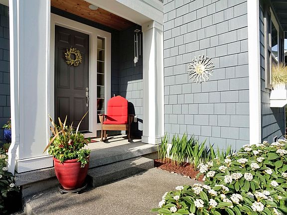 3rd image of 1020 SE 12th St