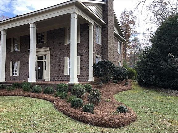2nd image of 195 Horseshoe Cir