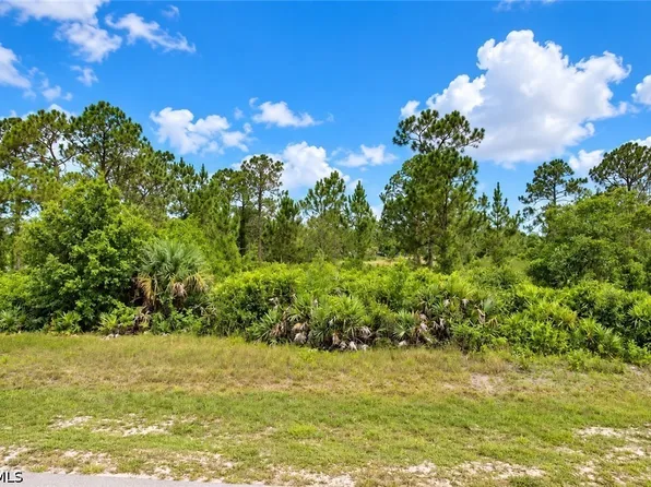1056 Jaguar Blvd, Lehigh Acres, FL 33974