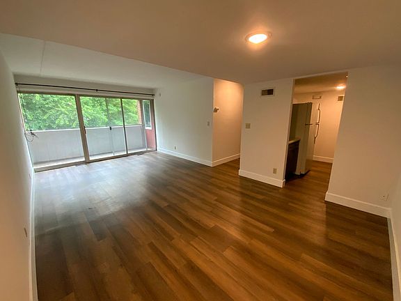 2nd image of 1503 Anthony St #203
