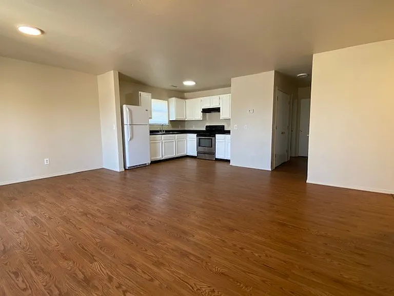 317 Erin Pl — Photo 9