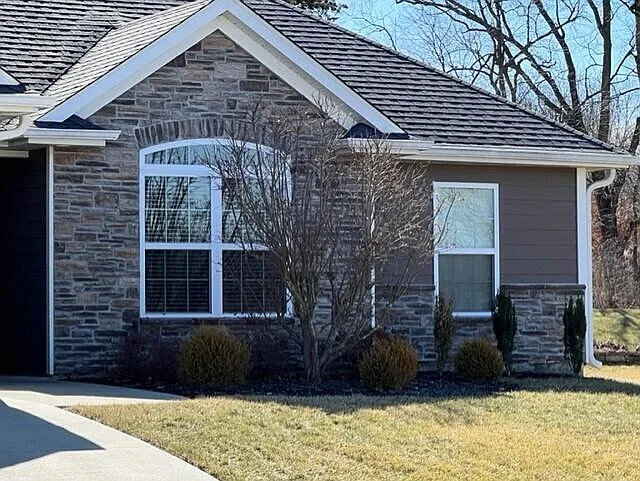 3 bed, 2.0 bath, 1700 sqft, $2,150 — Photo 2