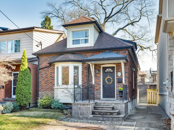 21 Harshaw Ave, Toronto, ON M6S 1X9