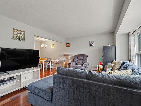 5th image of 5591 Grand Traverse Ln