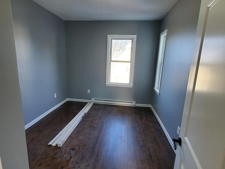 38 Fox St #3 — Photo 2