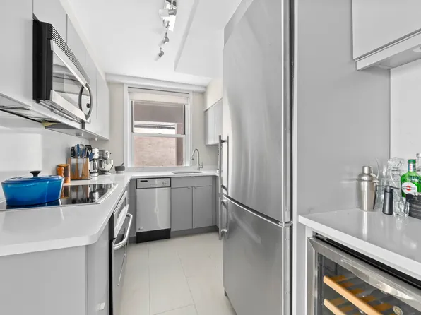 400 East 85th Street 1A image 3 of 12