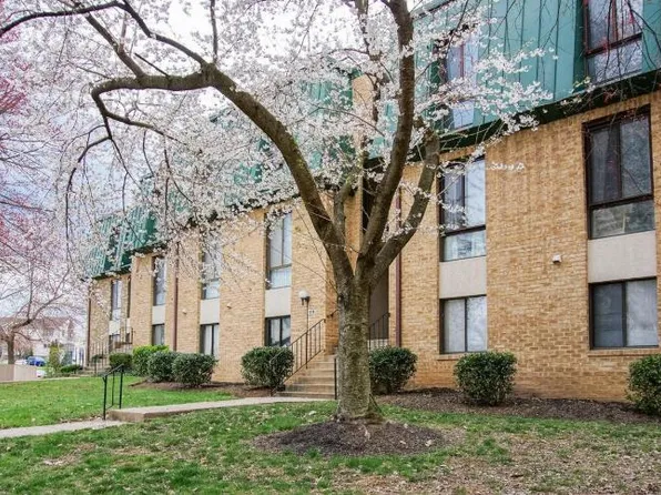 1034 Brinker Dr APT 301, Hagerstown, MD 21740
