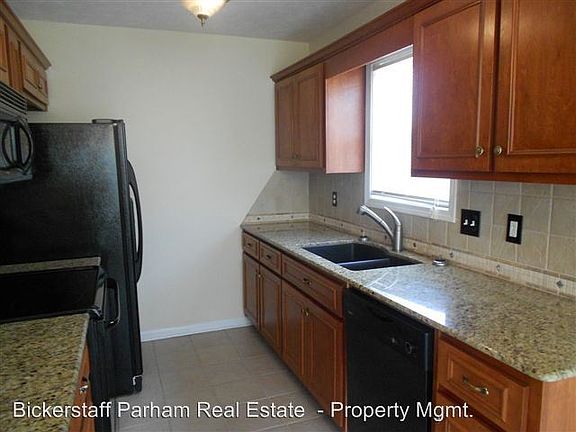 4th image of 5798 Glenmere Dr