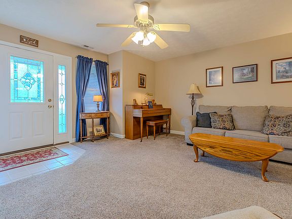 4th image of 407 Southwood Dr