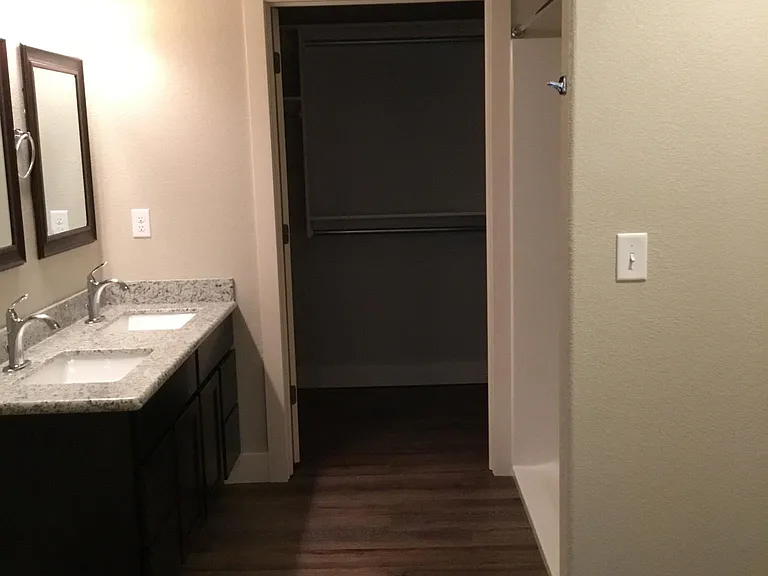 MASTER BATH WITH WALK IN CLOSET