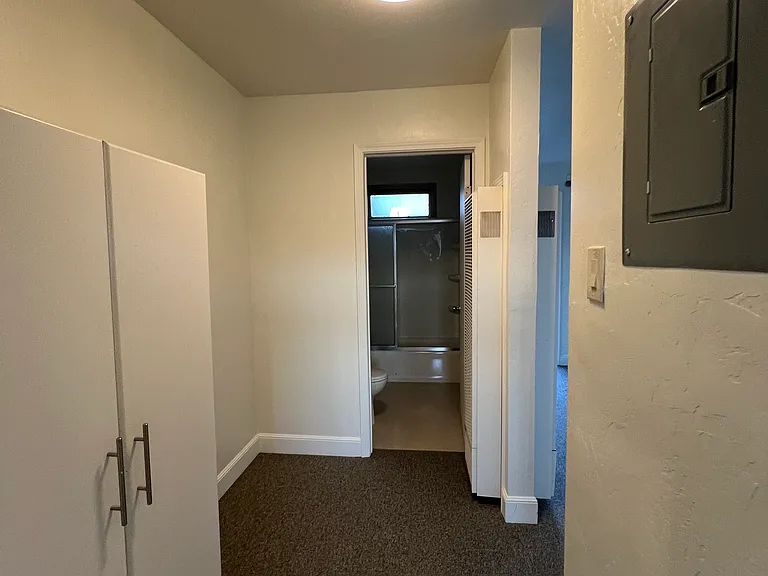 132 Southwood Ctr #7 — Photo 4