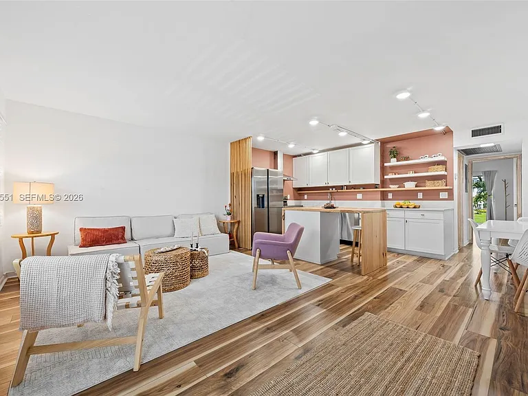 2130 Cambridge Cir #2130-F — Photo 1