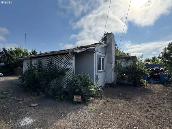 255 36th St, Springfield, OR 97478