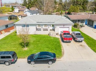 12 Bennie Ave, Leamington, ON N8H 4L4