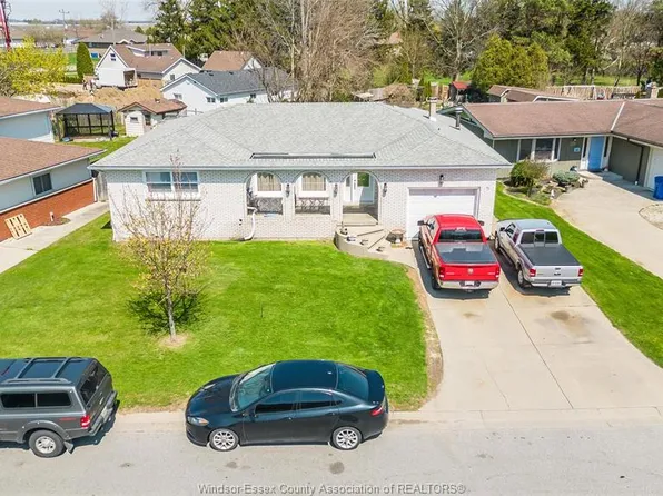 12 Bennie Ave, Leamington, ON N8H 4L4