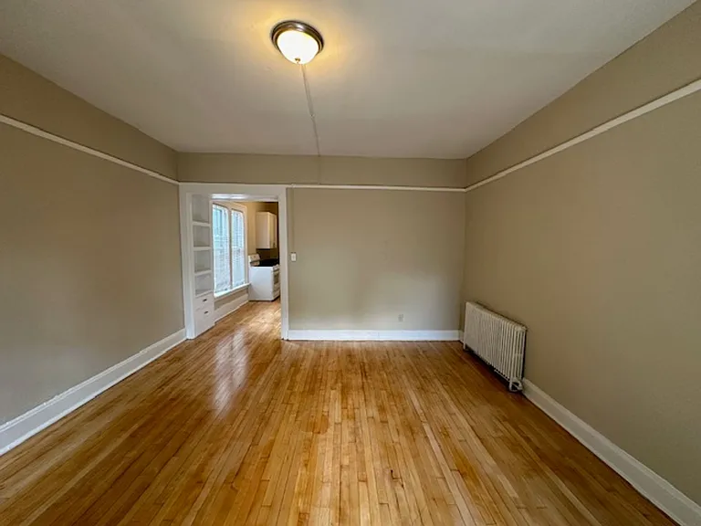 7/1 - $1545 2 BR, 1 BA with Heat, 3 blocks from UWM- 2943 N Bartlett — Photo 15
