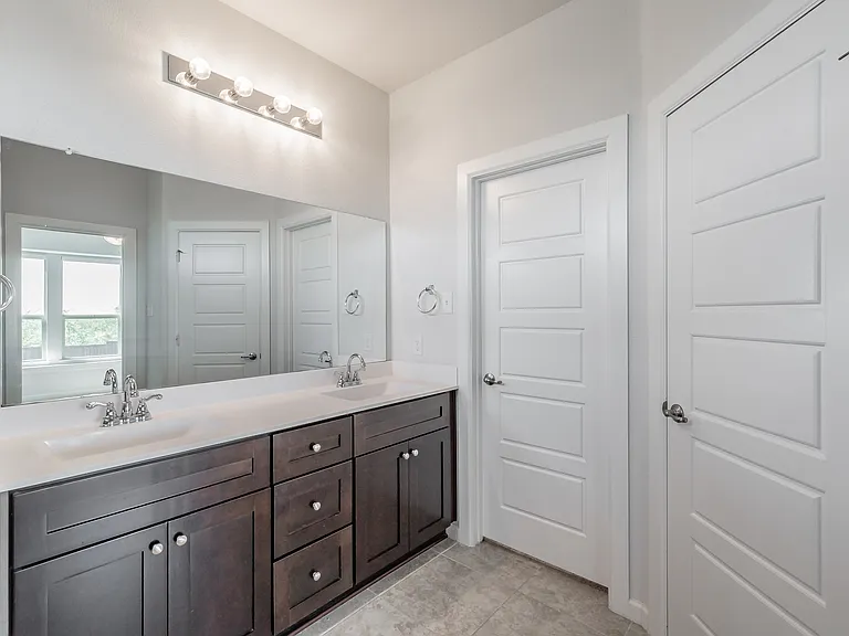 1221 Coralberry Dr — Photo 16