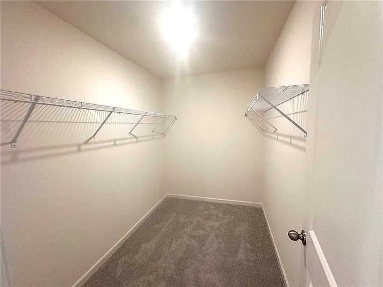 423 Towson St — Photo 12