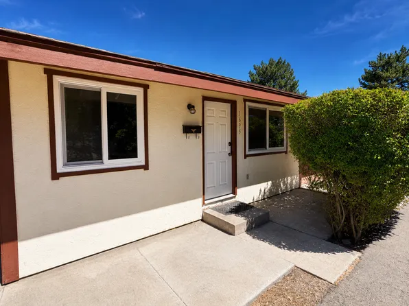1695 Stardust St, Reno, NV 89503