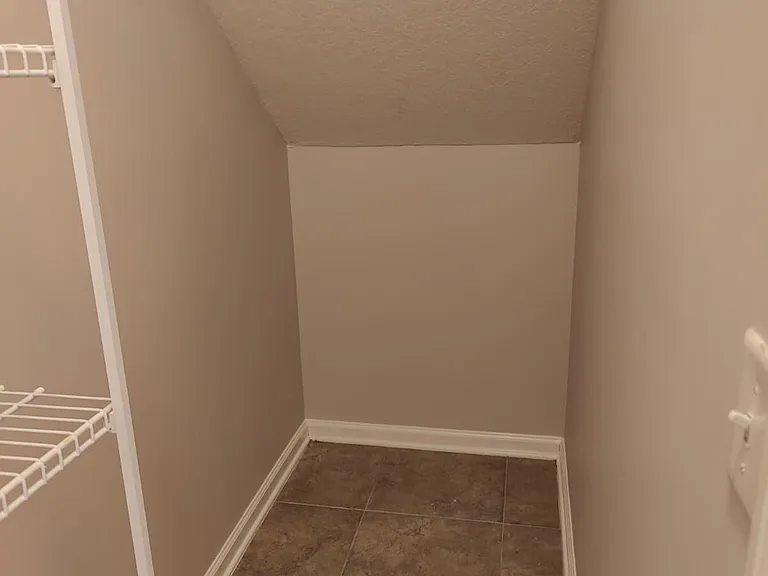 534 Richmond Dr — Photo 17