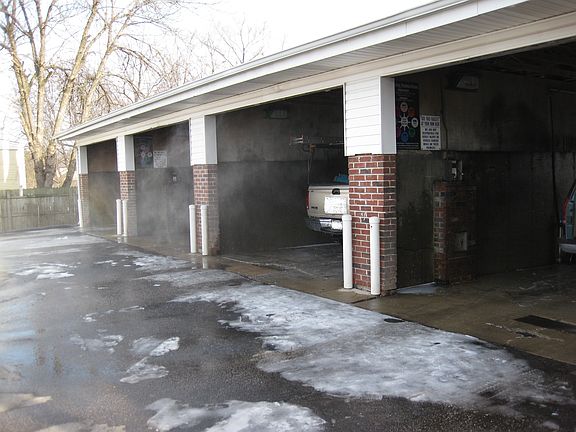 3rd image of 2700 McCausland Ave