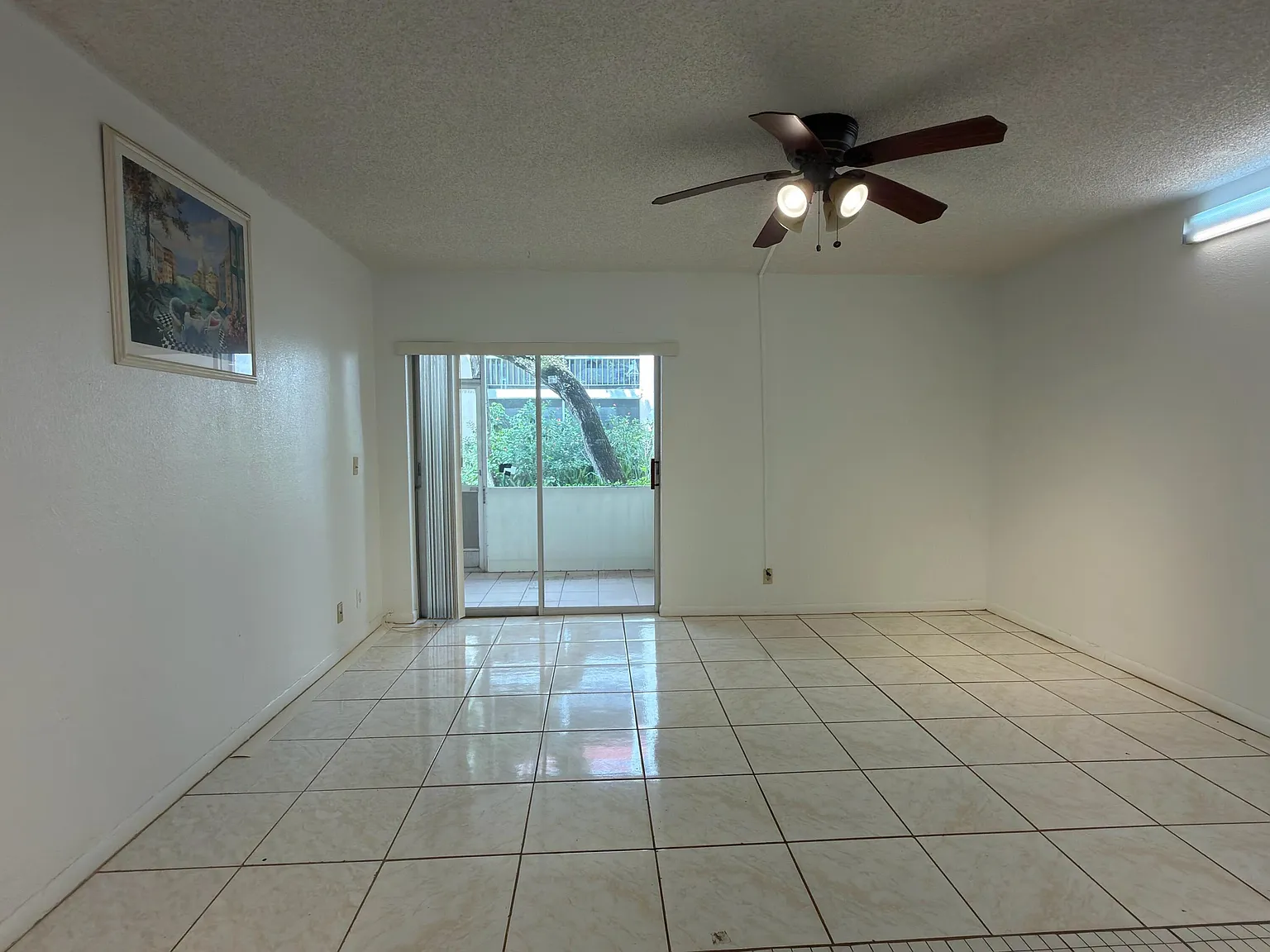 1 bed, 1.0 bath, 635 sqft, $1,690 — Photo 3