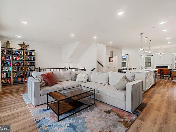 4th image of 12 Greensborough Rd