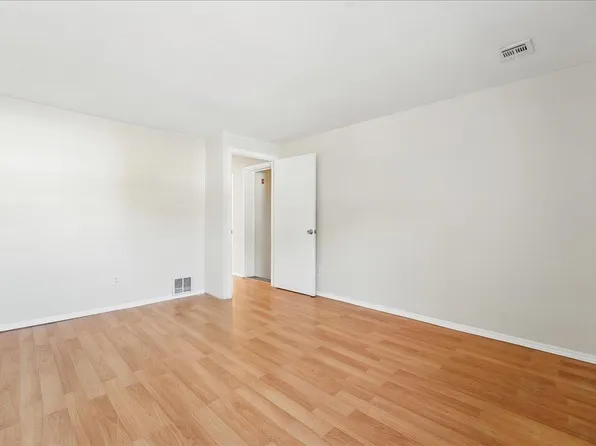 12 Saddlewood Court image 13 of 25