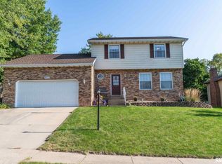 5910 W Ridgecrest Dr, Peoria, IL 61615