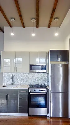 Rented by Grand & Co. | media 17