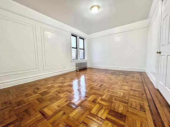 2nd image of 751 Dawson St APT 5D