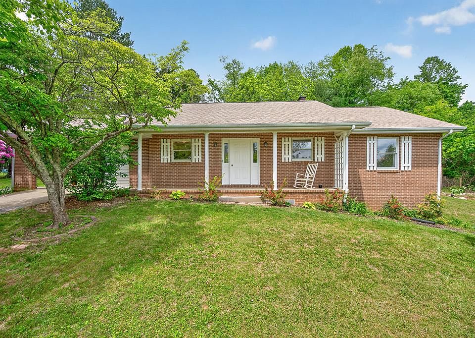 1st image of 92 Gladeville Hts