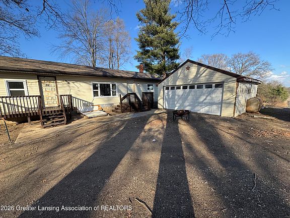 3rd image of 12579 Onondaga Rd