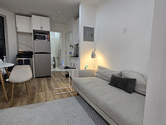 2nd image of 531 W 48th St APT 11
