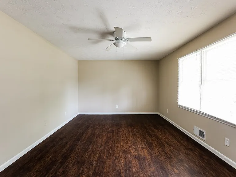 4649 Danna Dr — Photo 5