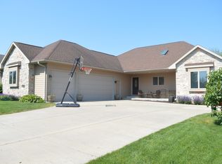 9579 N Michael Ct, Milwaukee, WI