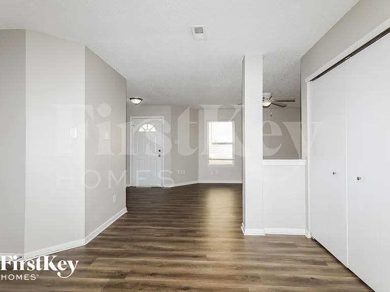 10605 Glenayr Dr — Photo 6
