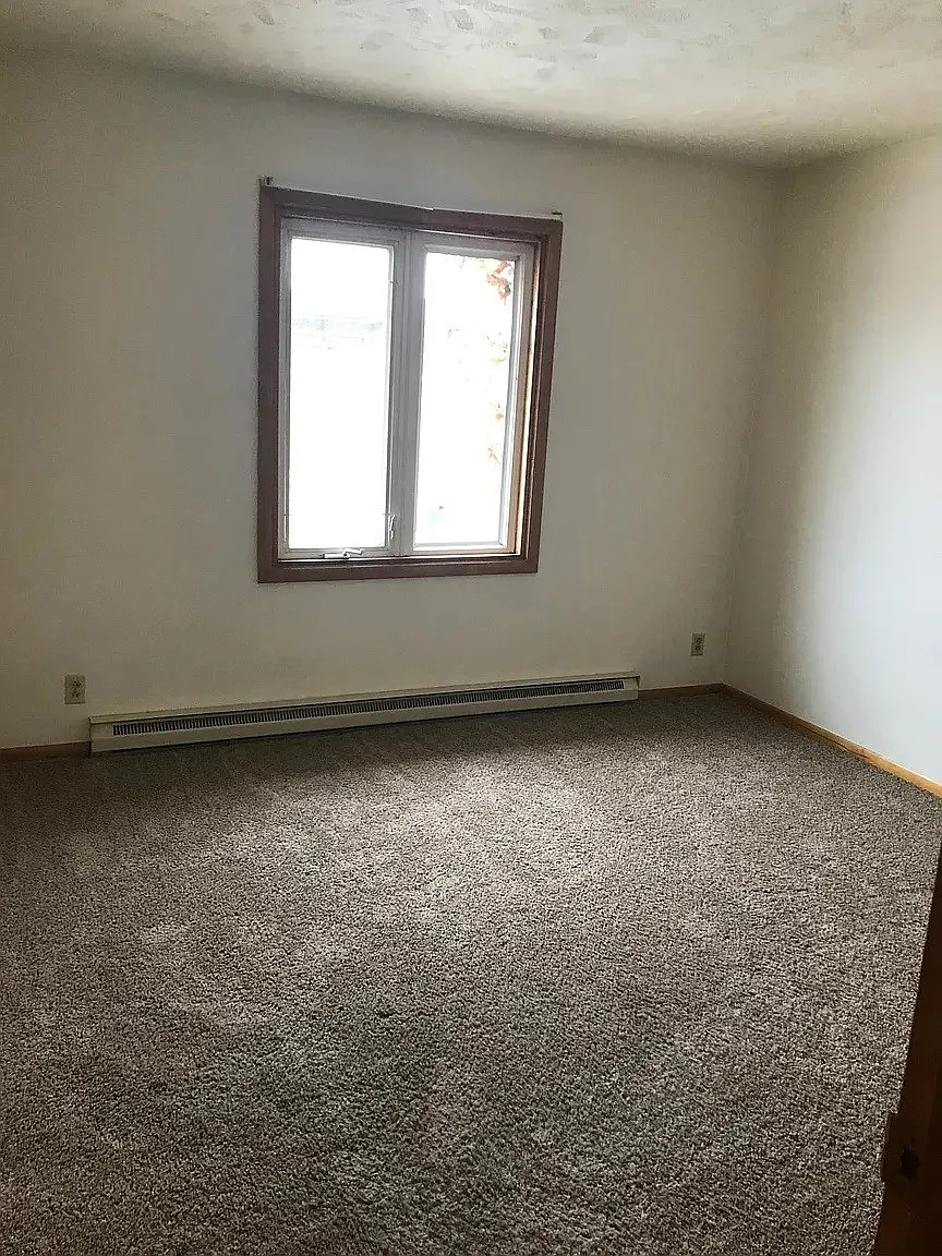 2 bed, 700 sqft, $800 — Photo 3