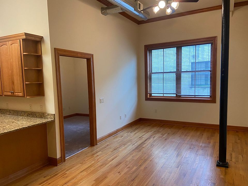 1st image of 330 Northampton St APT 307