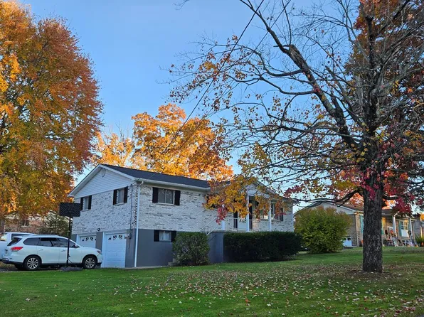 300 Lucas Dr, Beckley, WV 25801