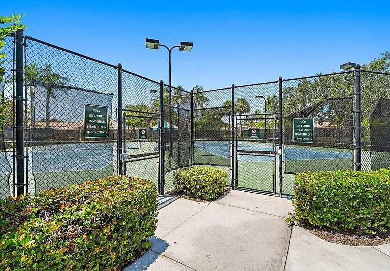 4526 Illicium Dr — Photo 48