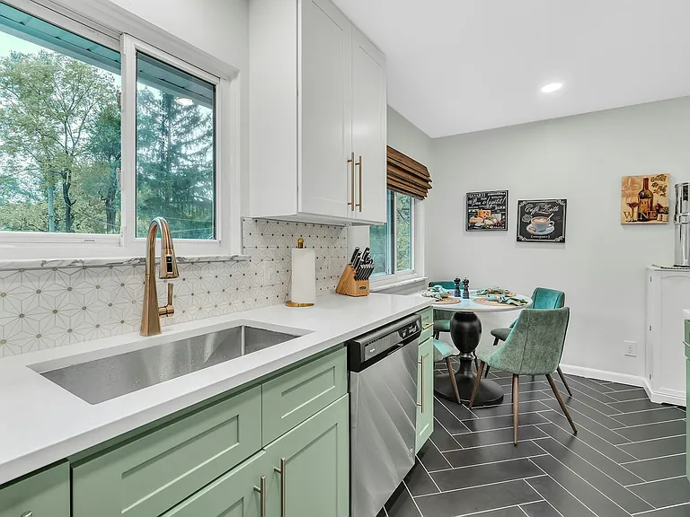 415 Barber Ave — Photo 11