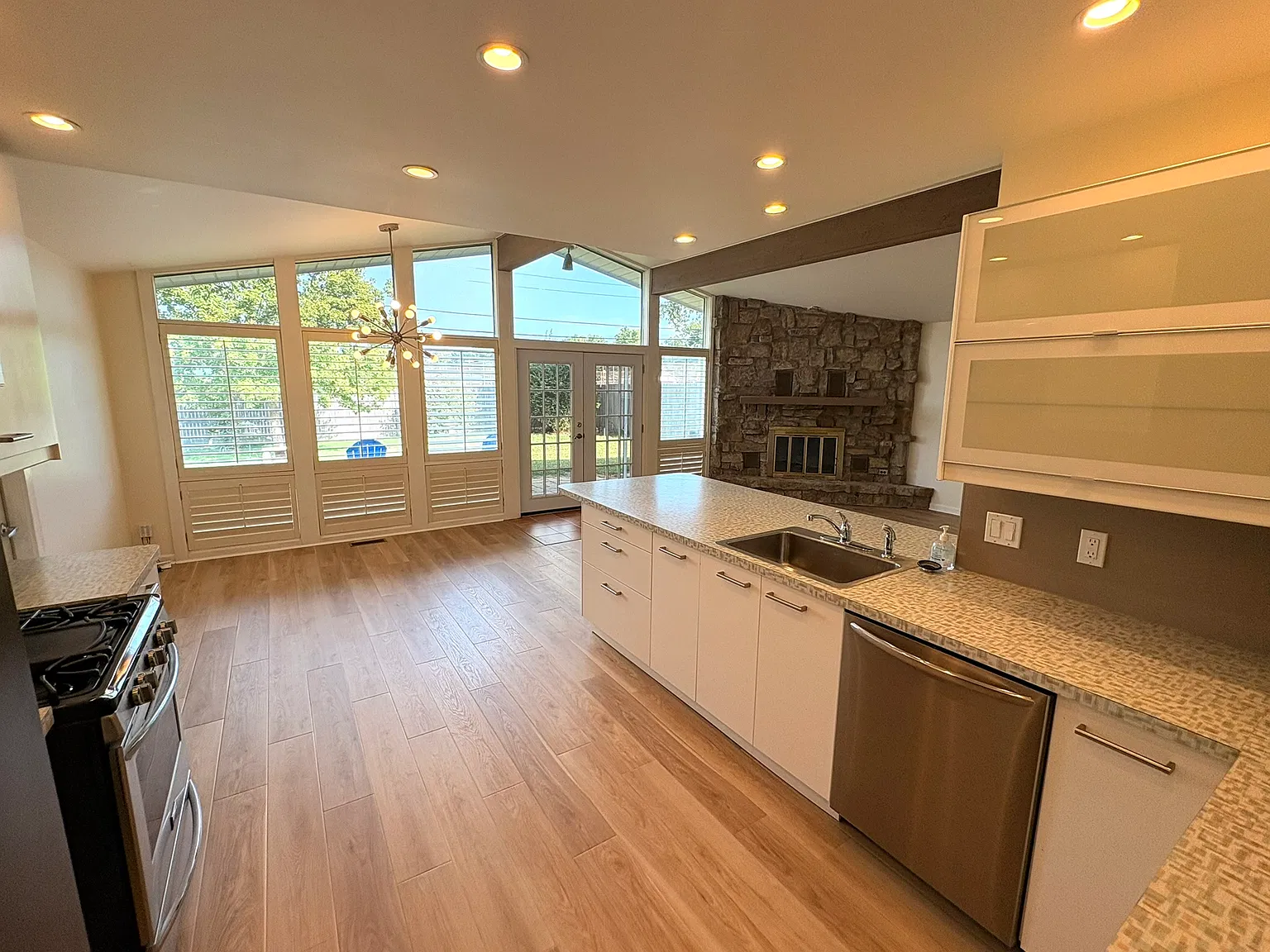 3 bed, 1450 sqft, $1,850 — Photo 2