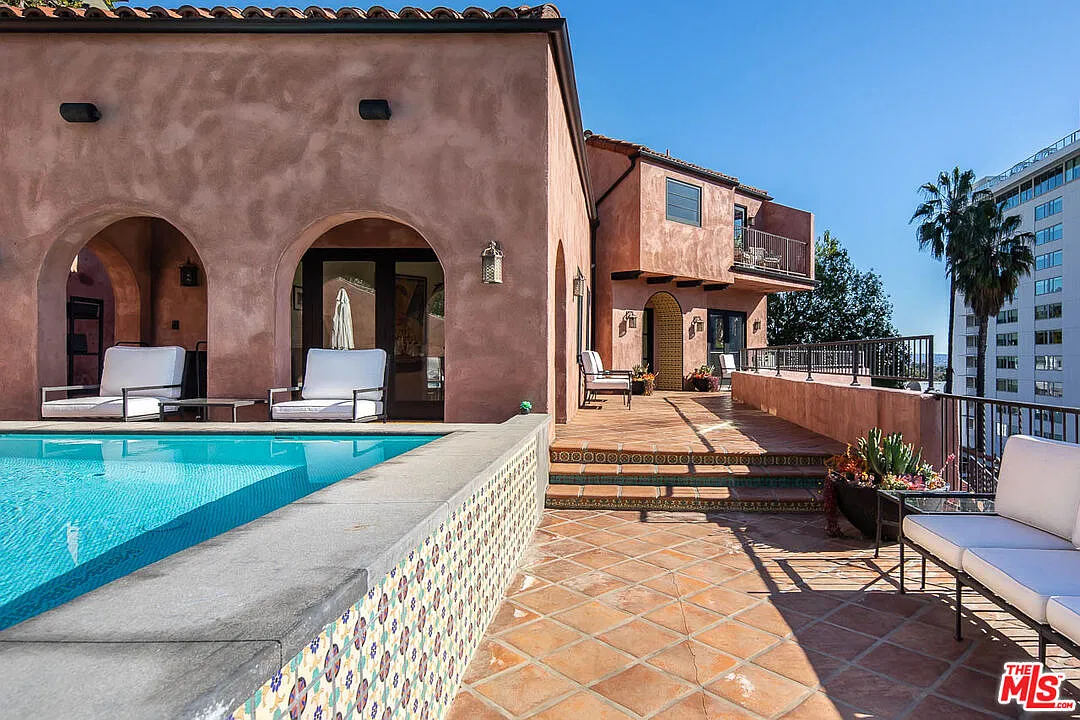 4 bed, 4.0 bath, 3091 sqft, $16,500 — Photo 3