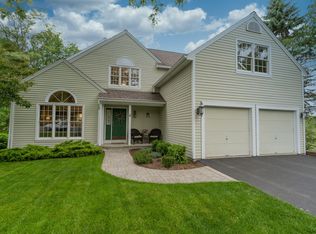 40 Linda Ln, Niskayuna, NY 12309